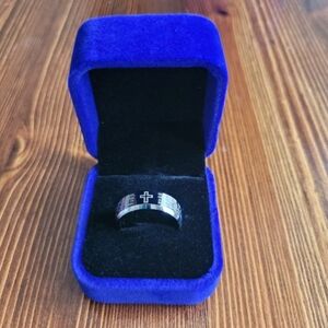 5 Men's Size 8 Rings